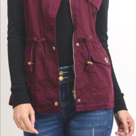 Wine colored vest - Picture 3 of 3